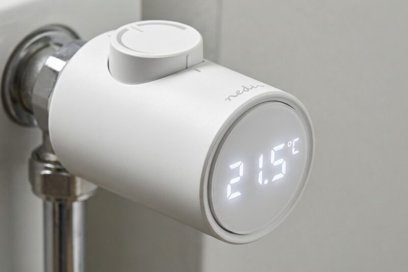 Inteligentna głowica termostatyczna Nedis SmartLife ZBHTR20WT [TEST] ⭐️ Tani sposób na ciepło